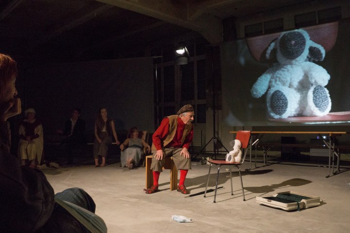 Beinebaumelnhimmelwärts-7